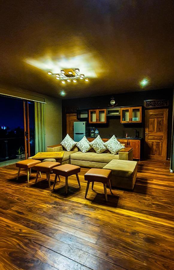 Penton45 - Luxury Penthouse Apartment Негомбо Экстерьер фото